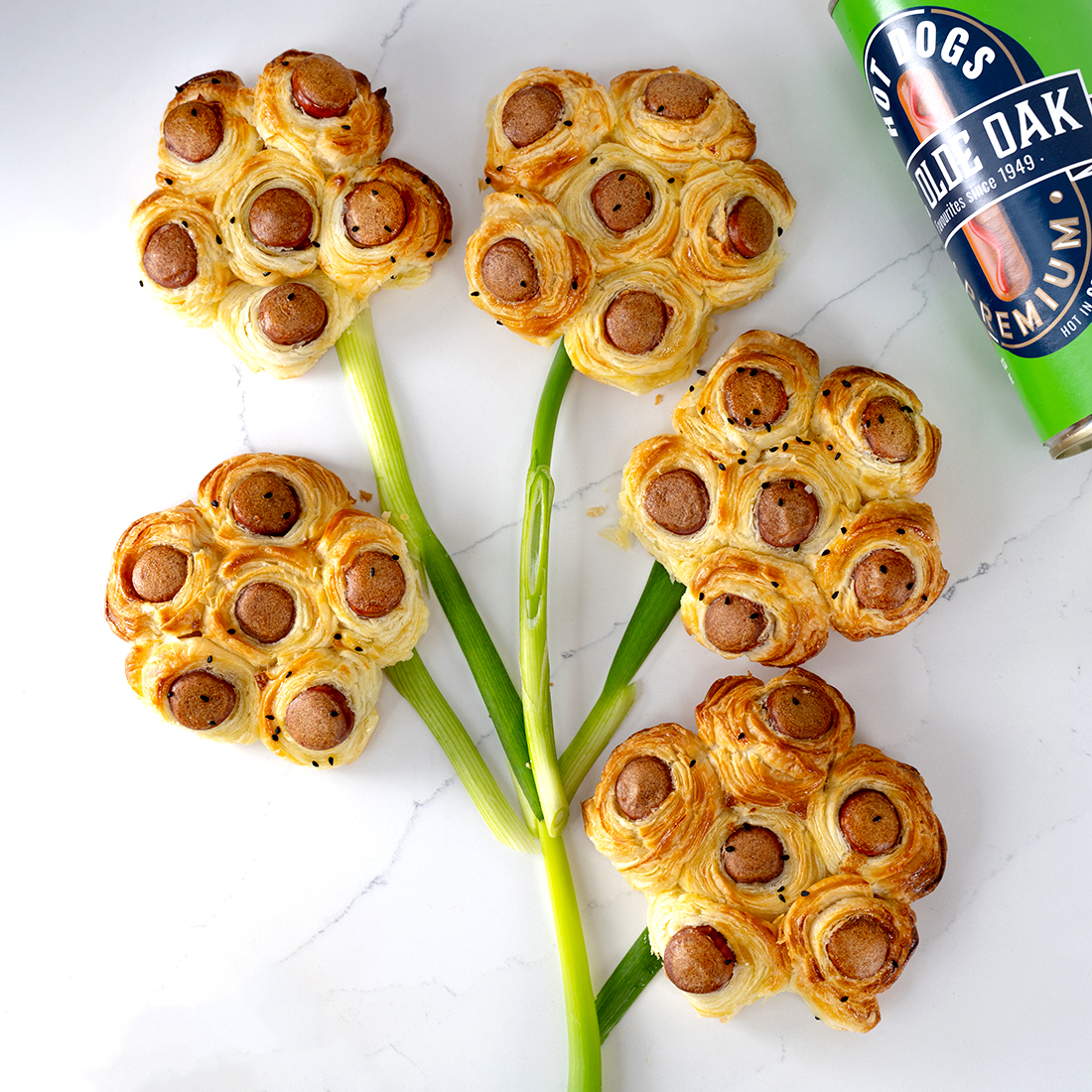 Ye Olde Oak hot dog flowers